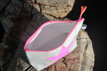 wasserdichte Airtexkosmetiktasche in silber mit pinken Stern